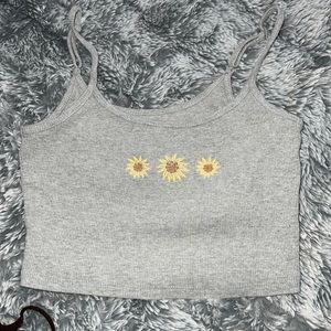 Grey tank top with three flowers on front